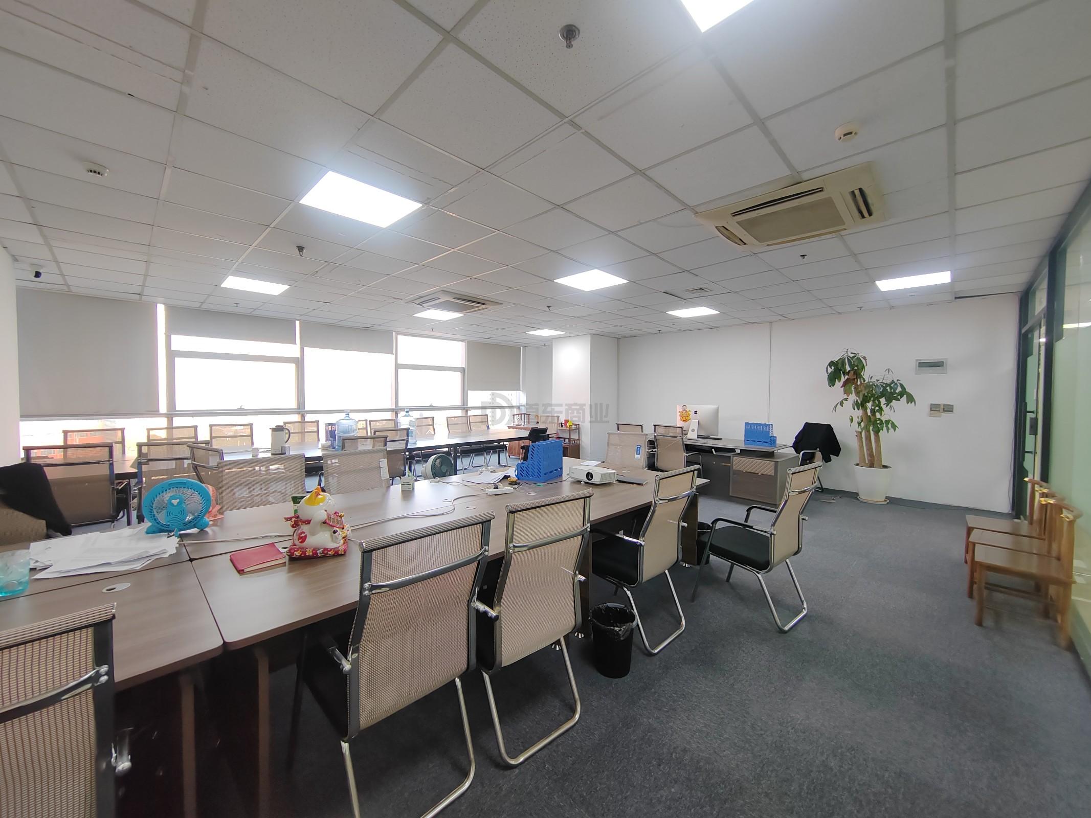 华仁凤凰城面积103平