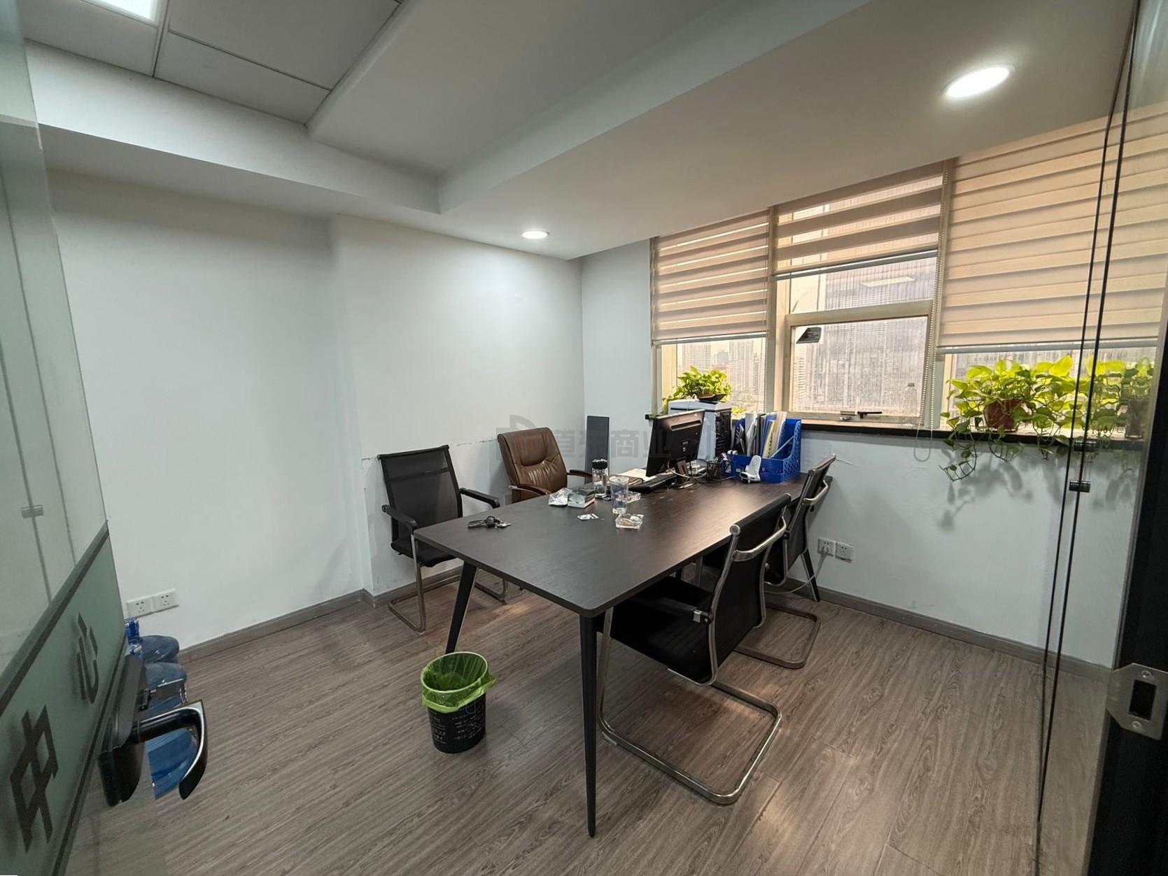 大东方广场面积185平