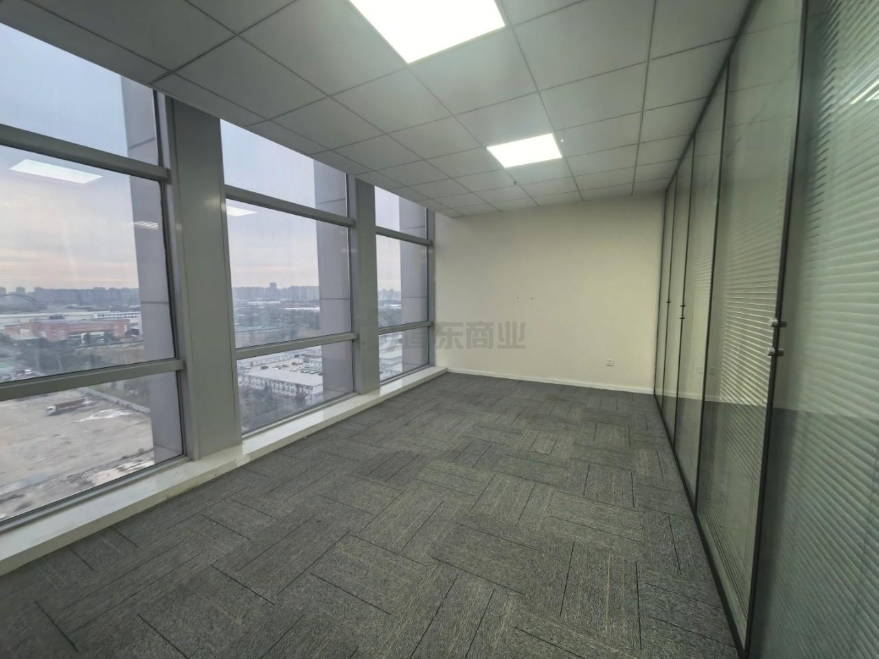 华发传感大厦面积142平