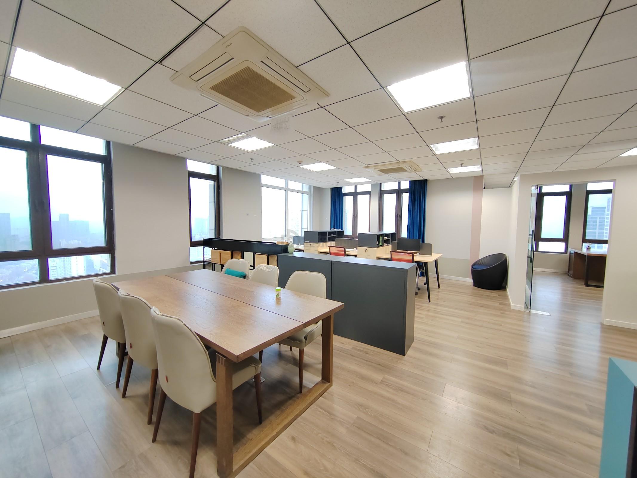 圆融发展中心面积102平