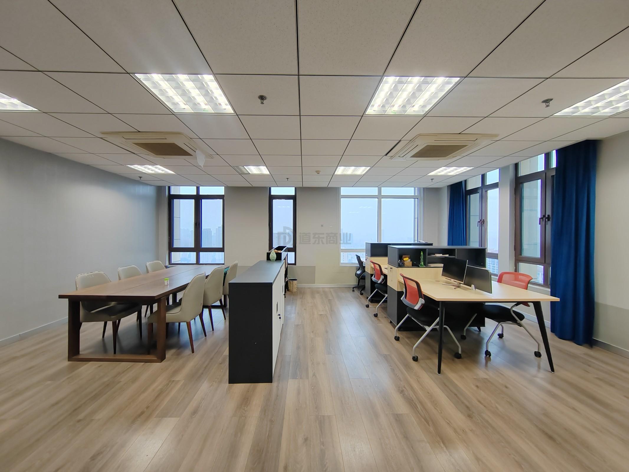 圆融发展中心面积102平