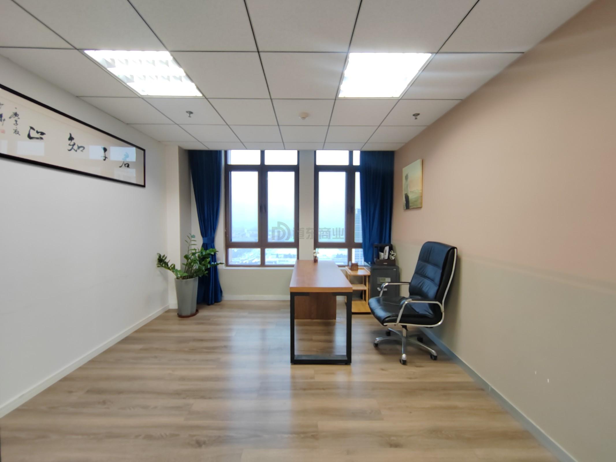 圆融发展中心面积102平