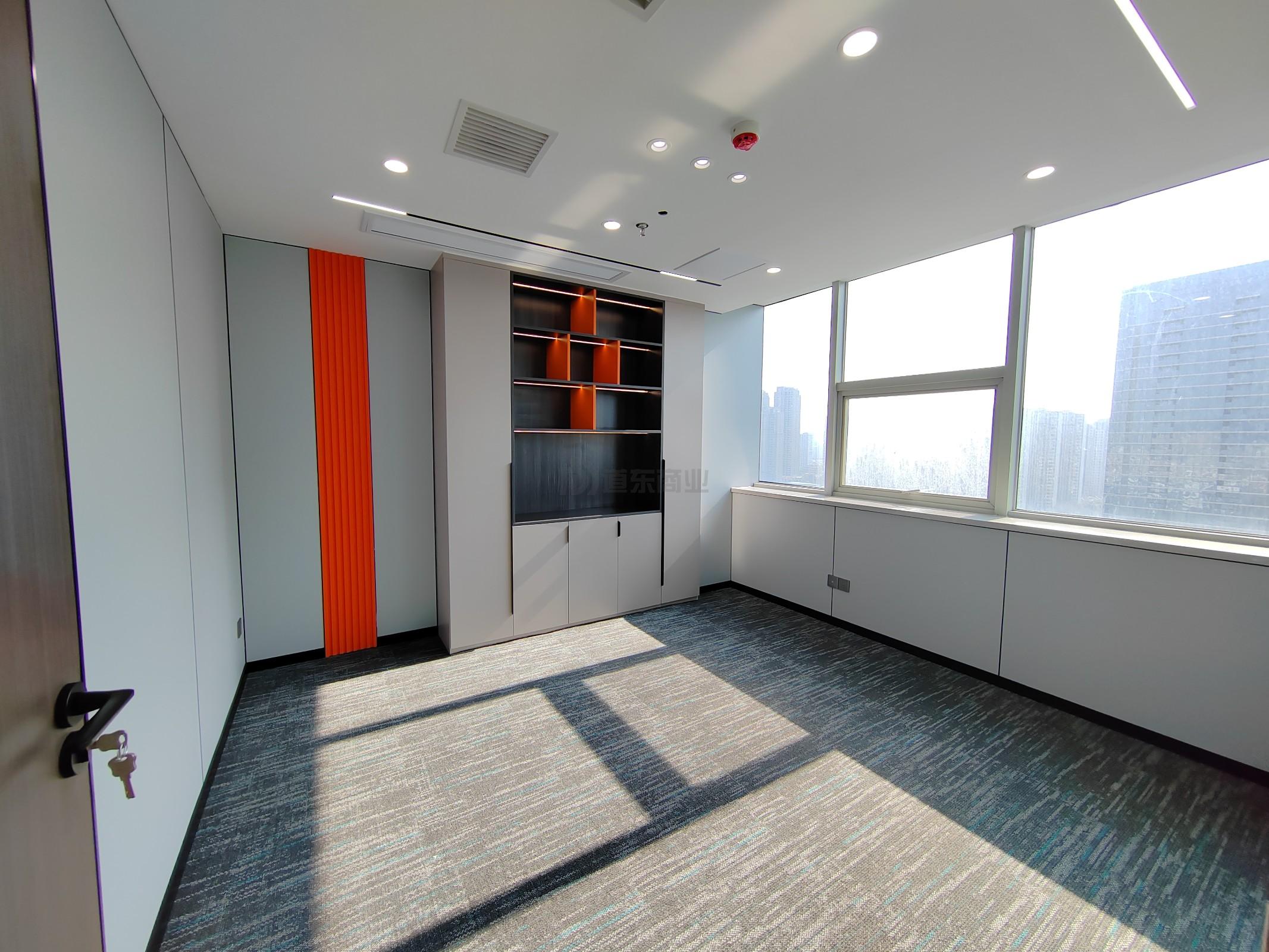 太湖明珠发展大厦面积108平