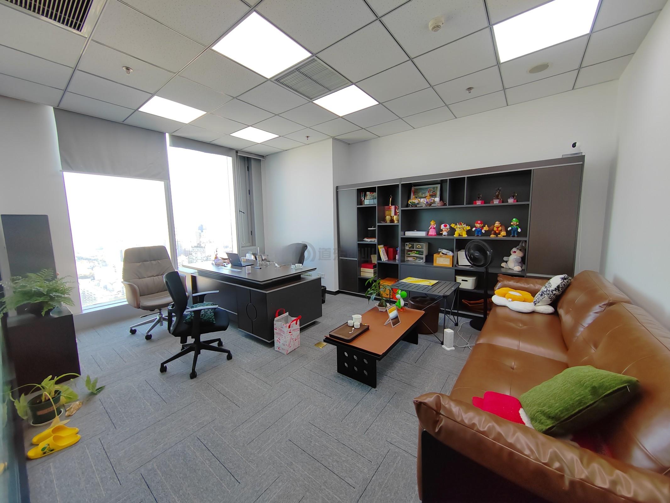 苏宁广场面积135平