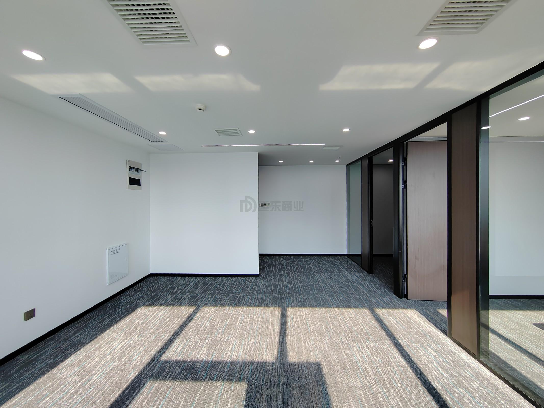 太湖明珠发展大厦面积108平