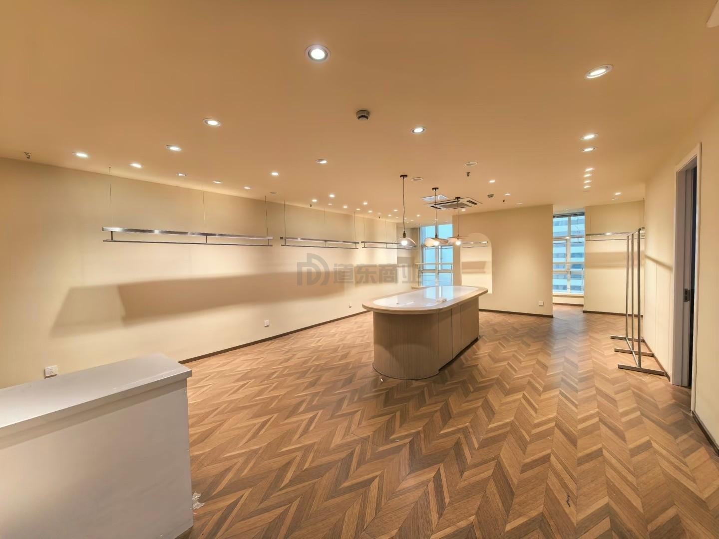 交银大厦面积160平