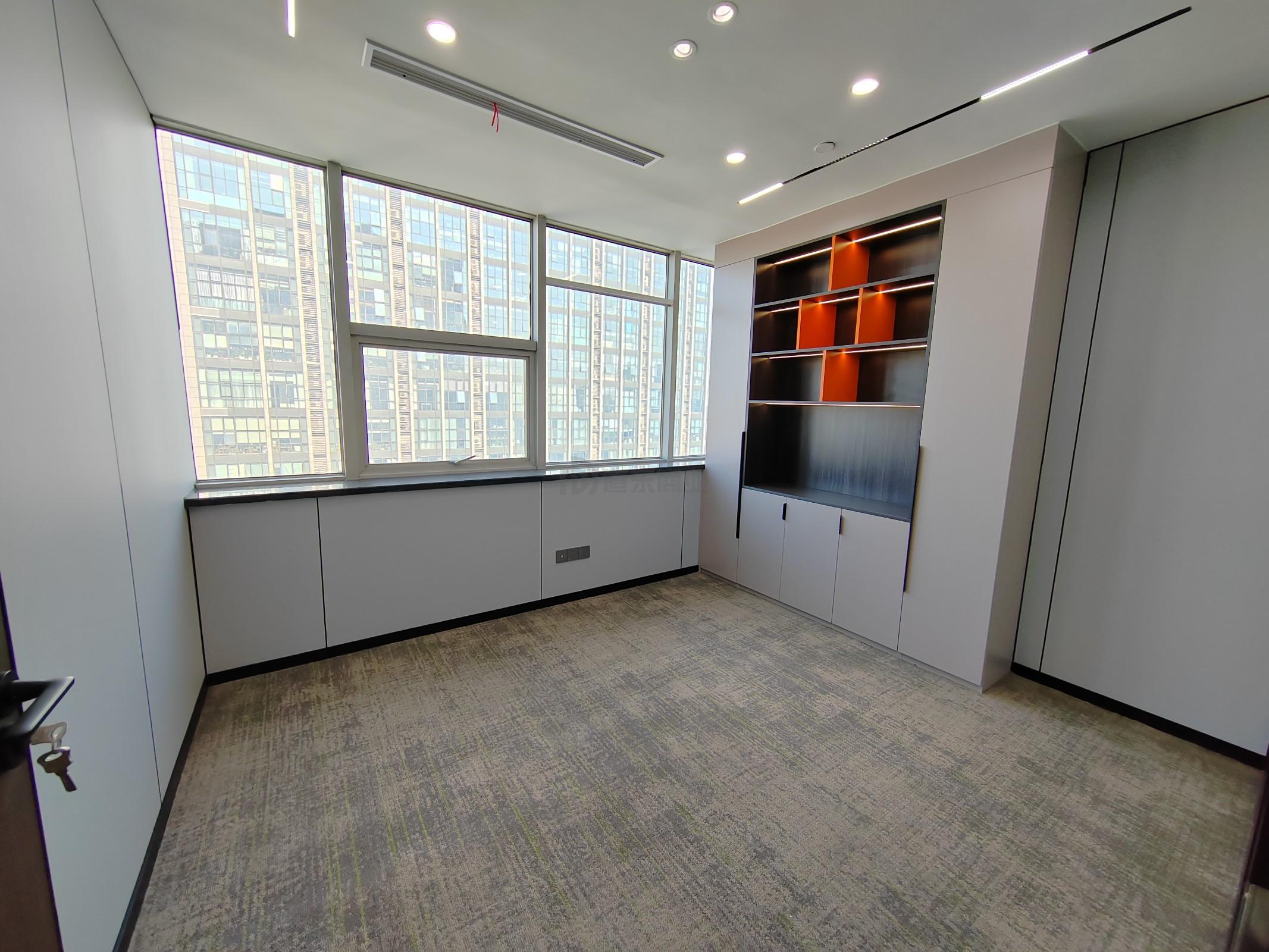 太湖明珠发展大厦面积45平