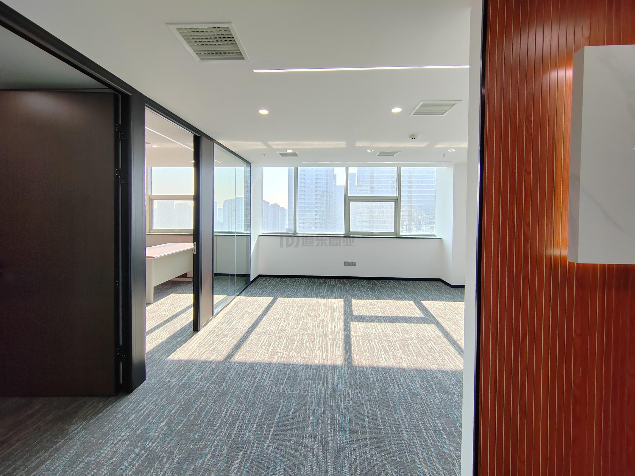 太湖明珠发展大厦面积108平