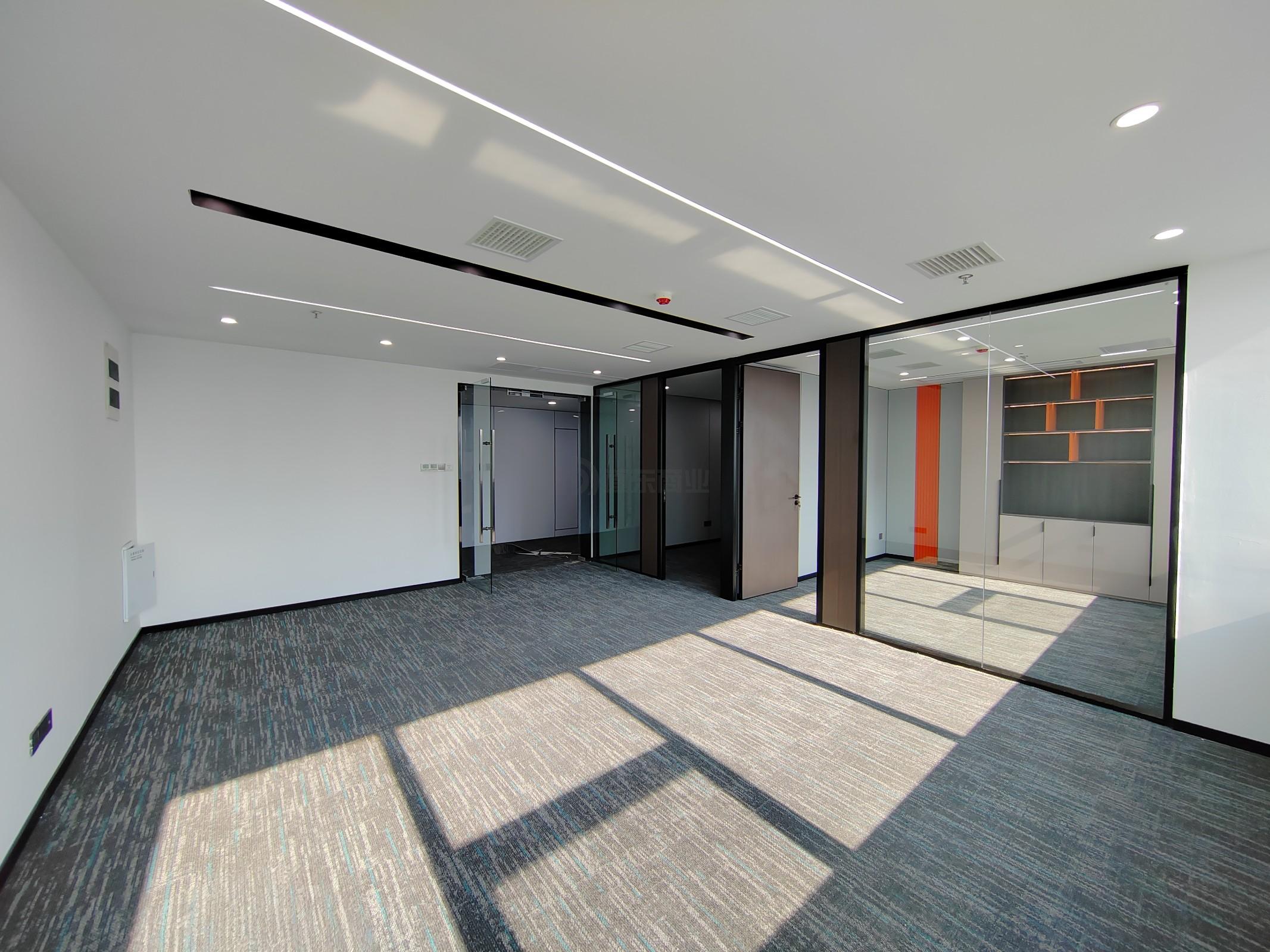 太湖明珠发展大厦面积108平