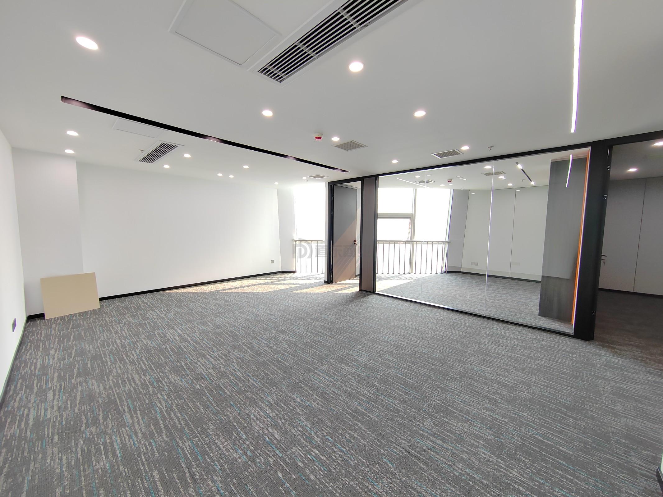 太湖明珠发展大厦面积138平