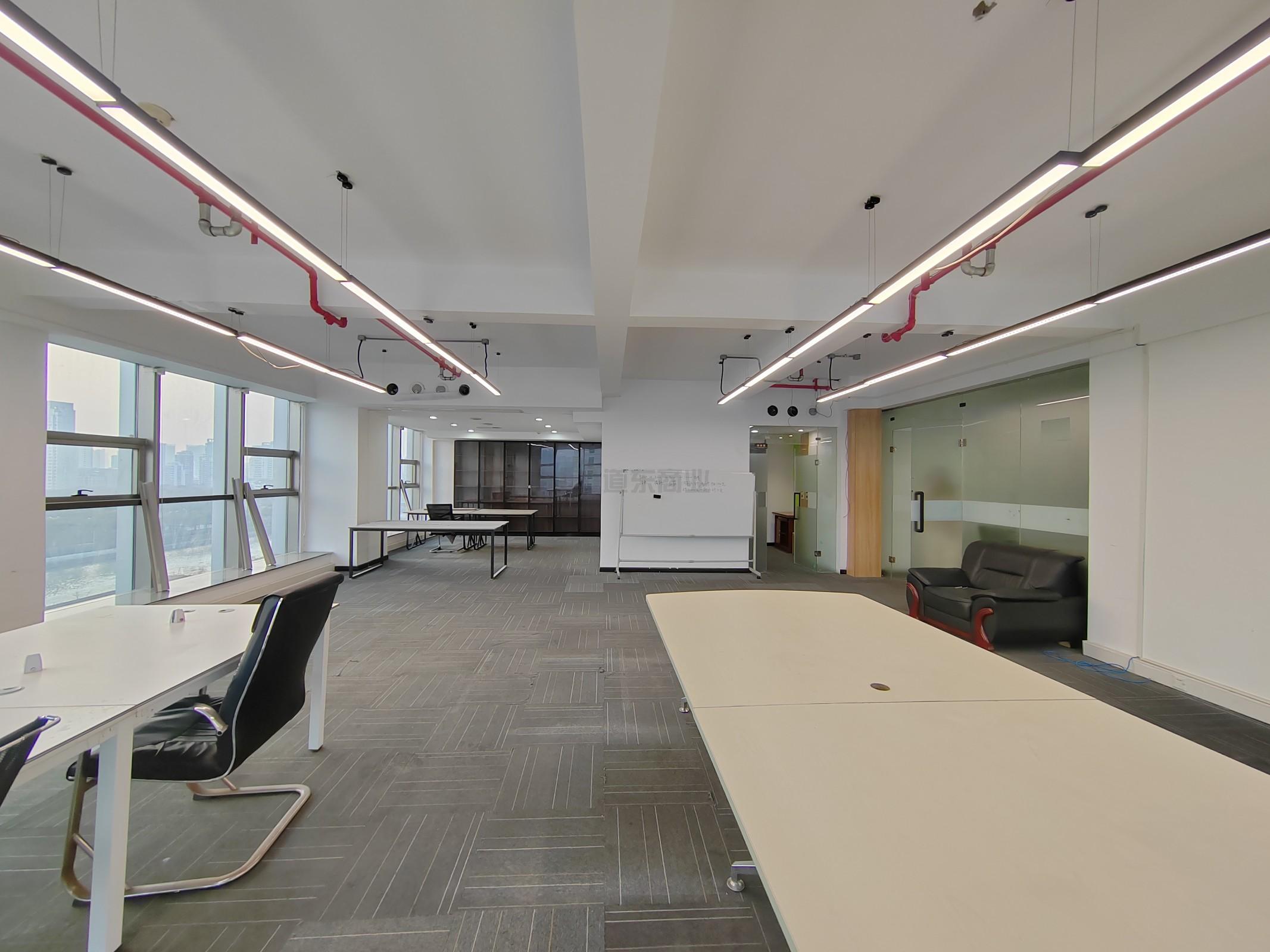 时代国际面积295平