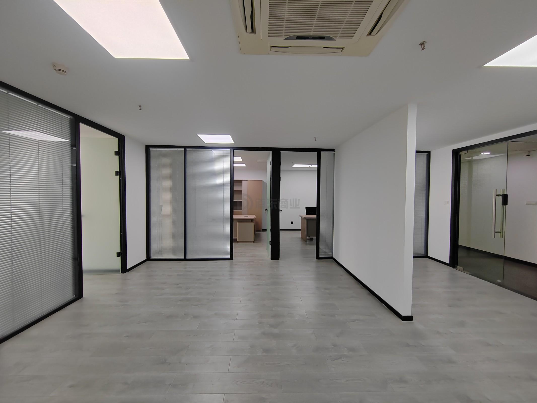 恒威大厦面积111平