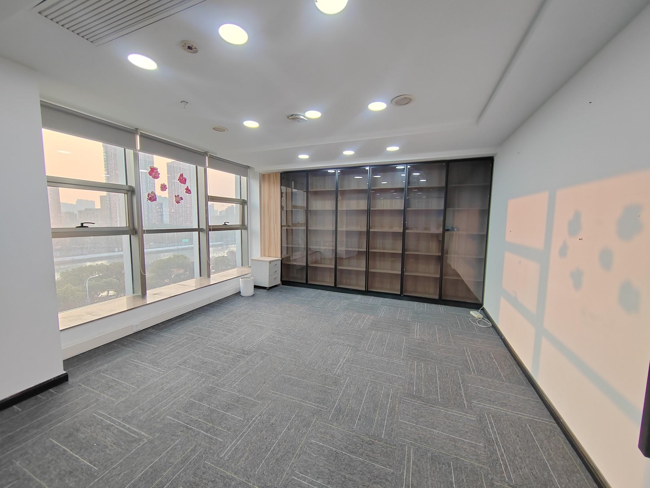 时代国际面积450平