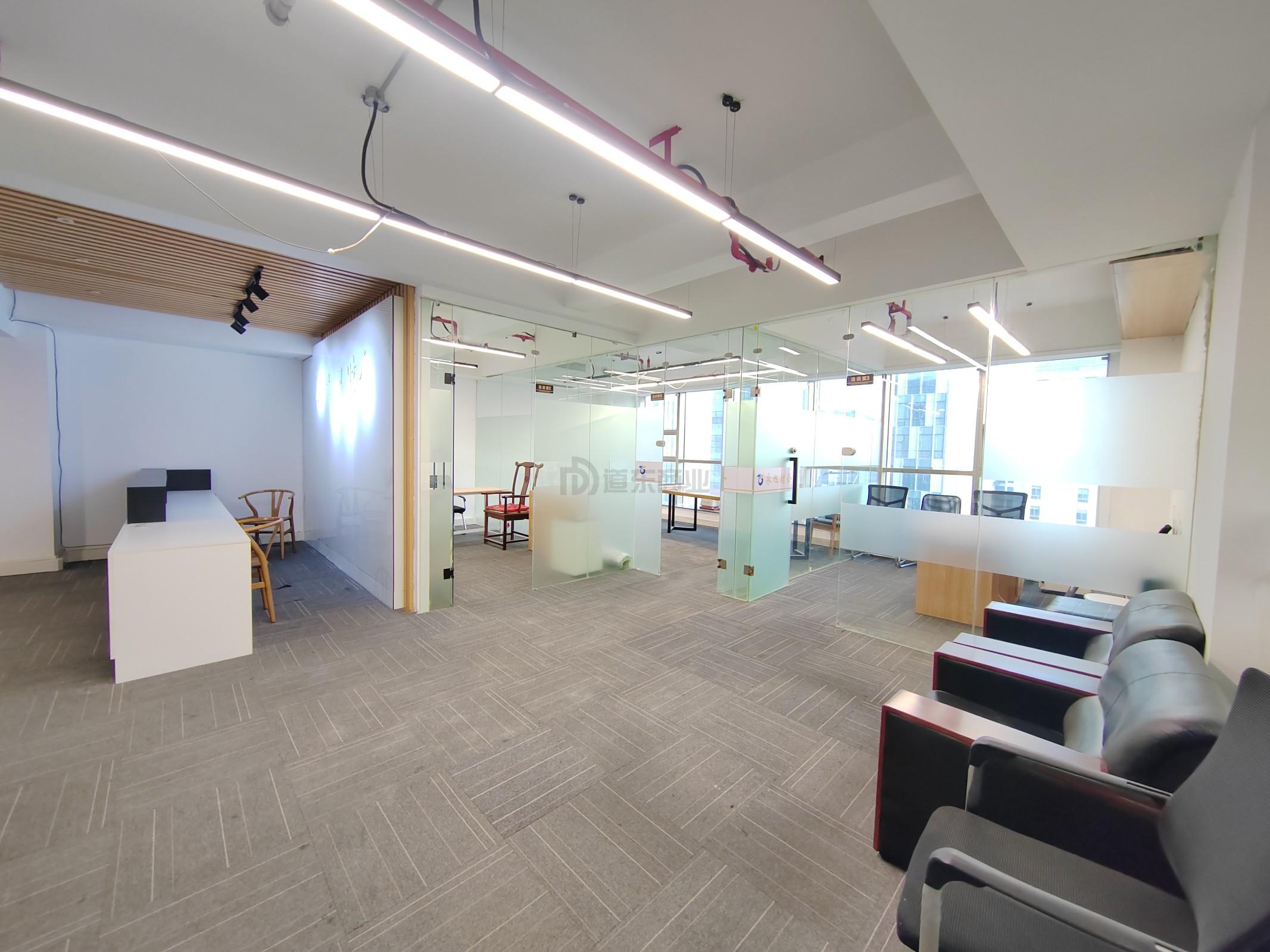 时代国际面积295平