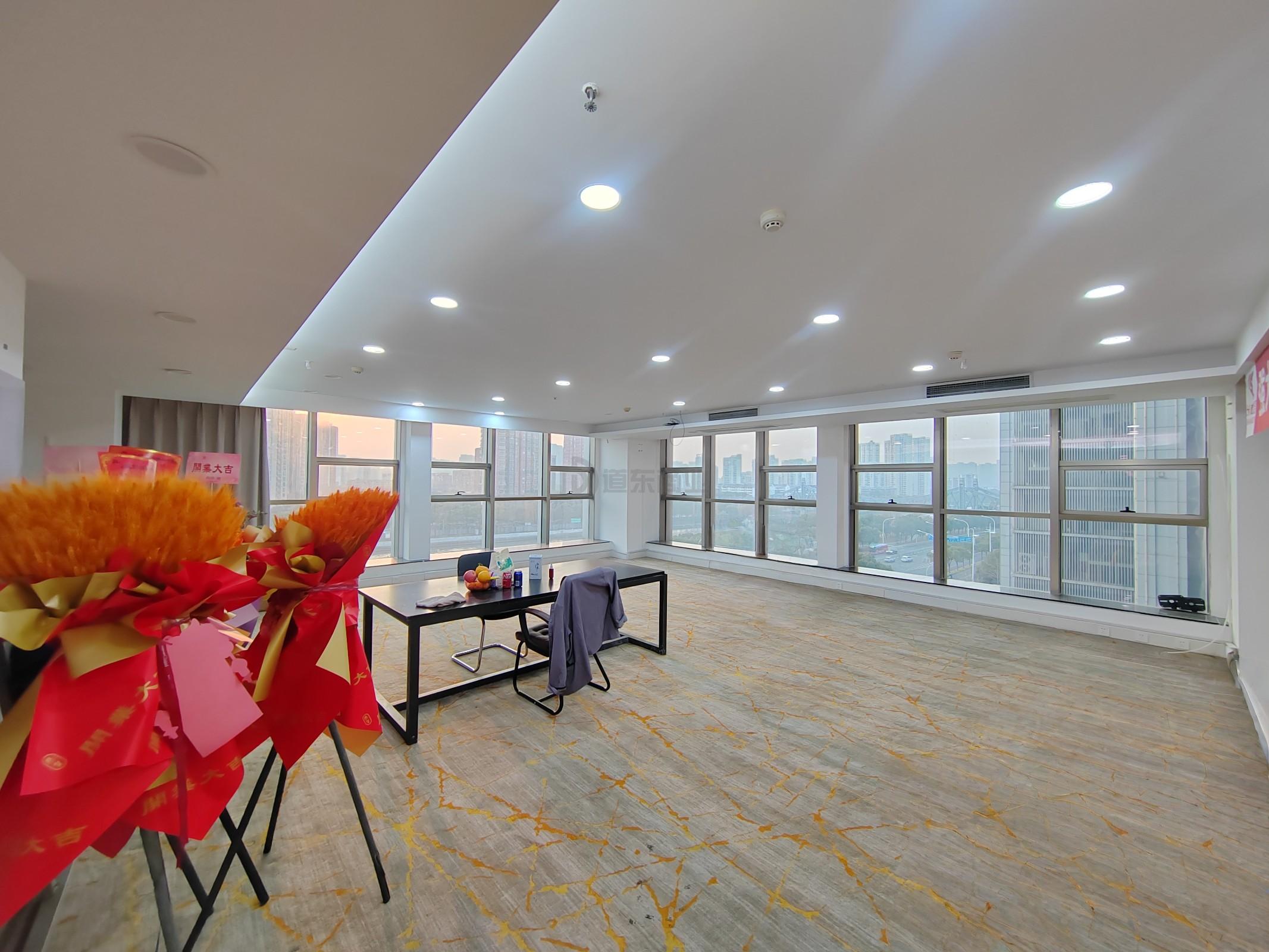 时代国际面积450平