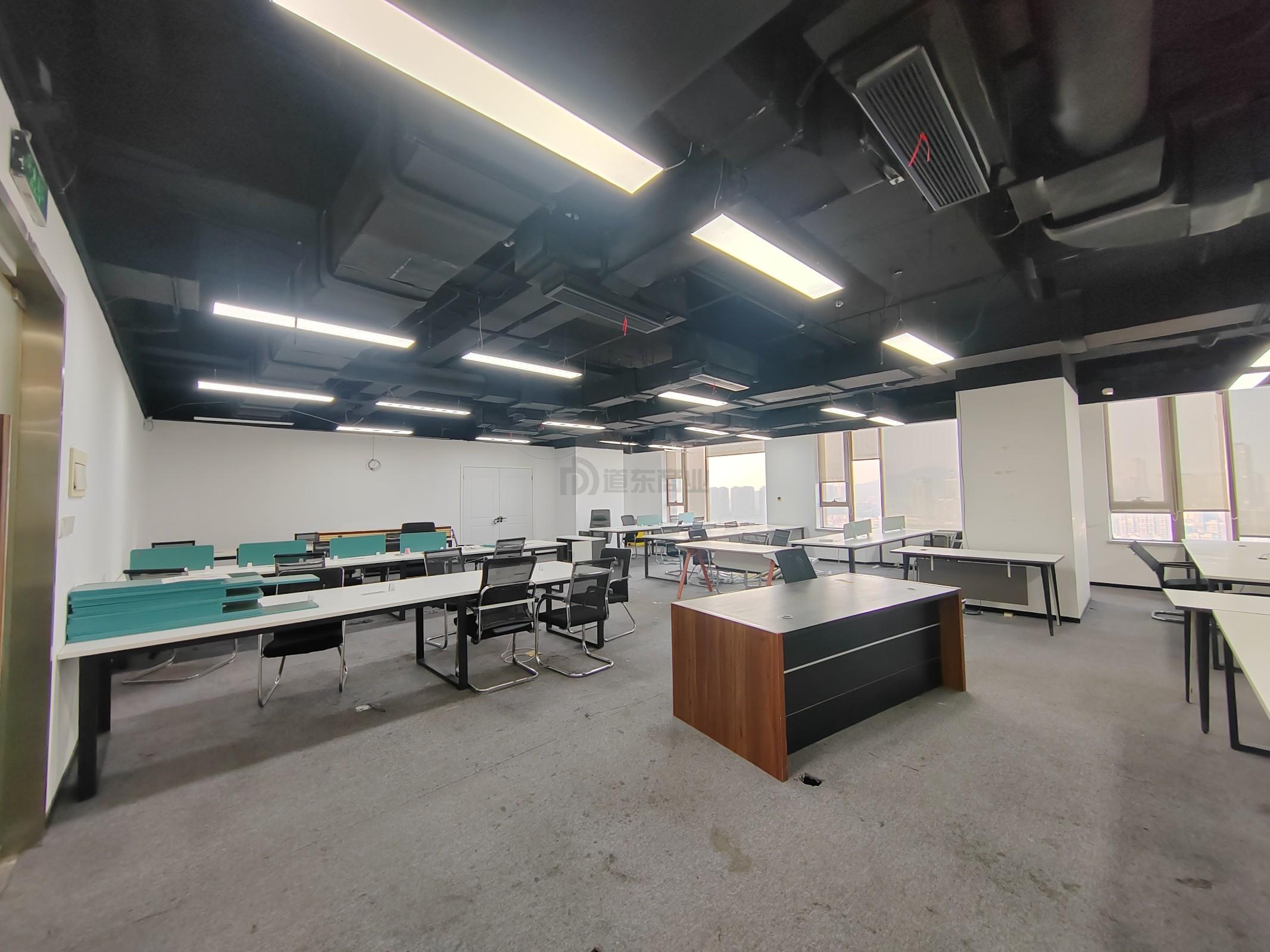 君来广场面积300平