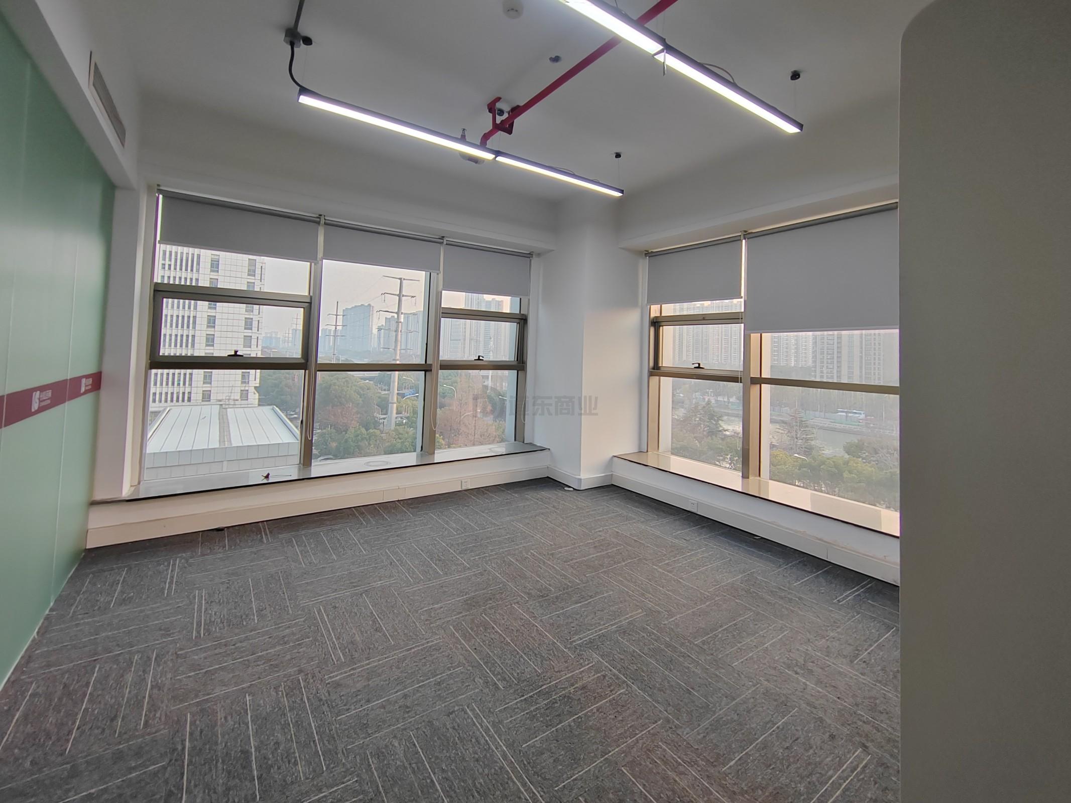 时代国际面积450平