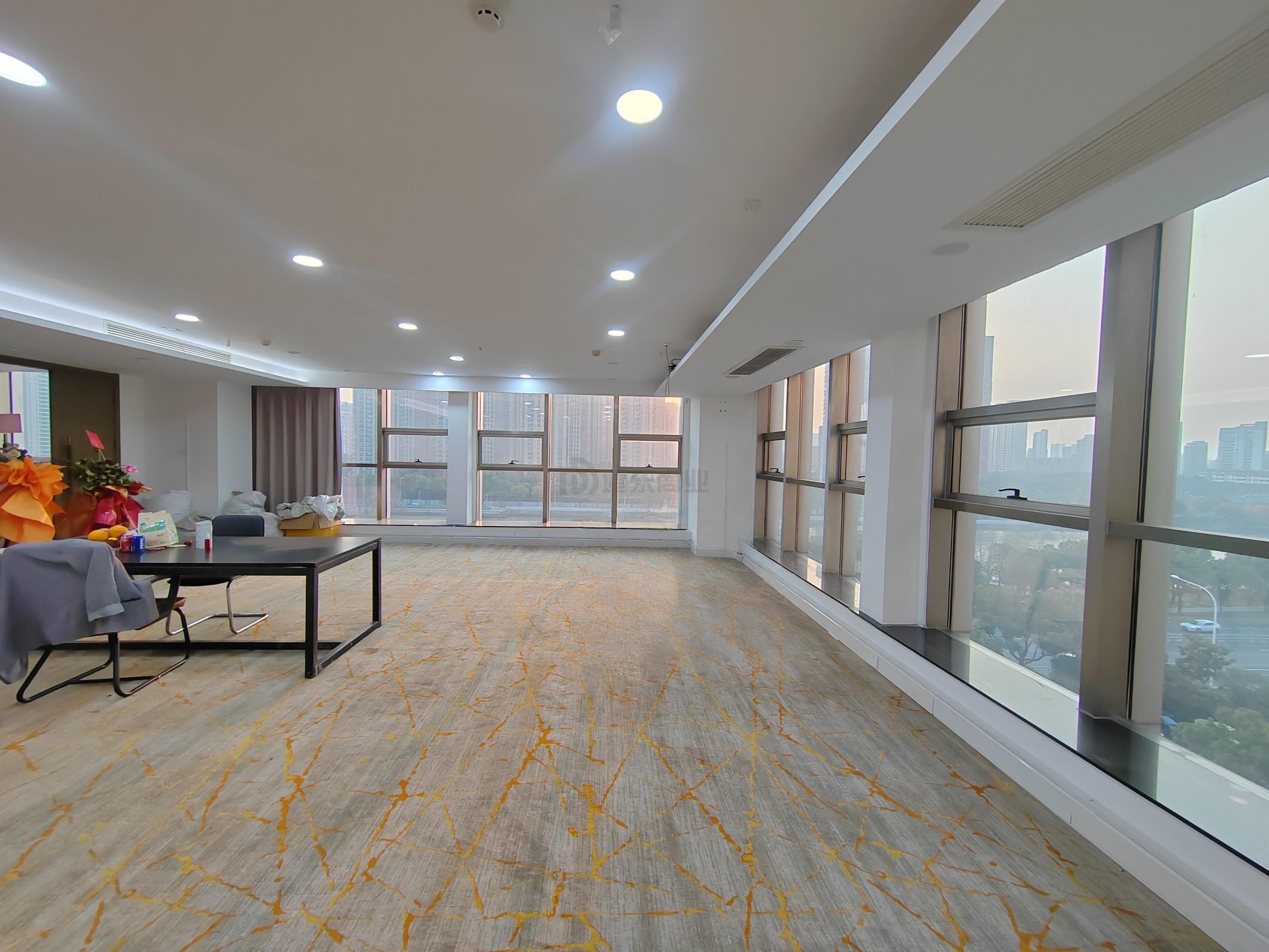 时代国际面积450平