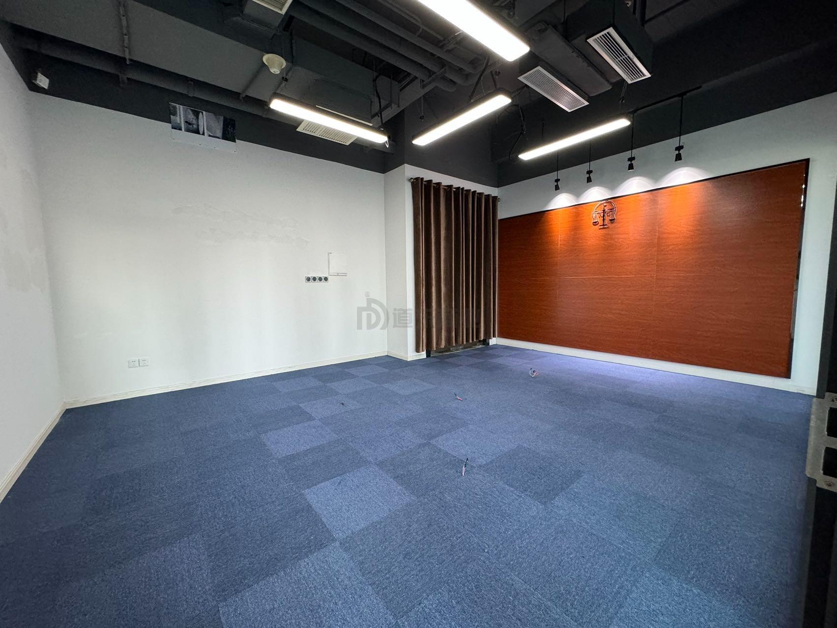 联合金融大厦面积306平