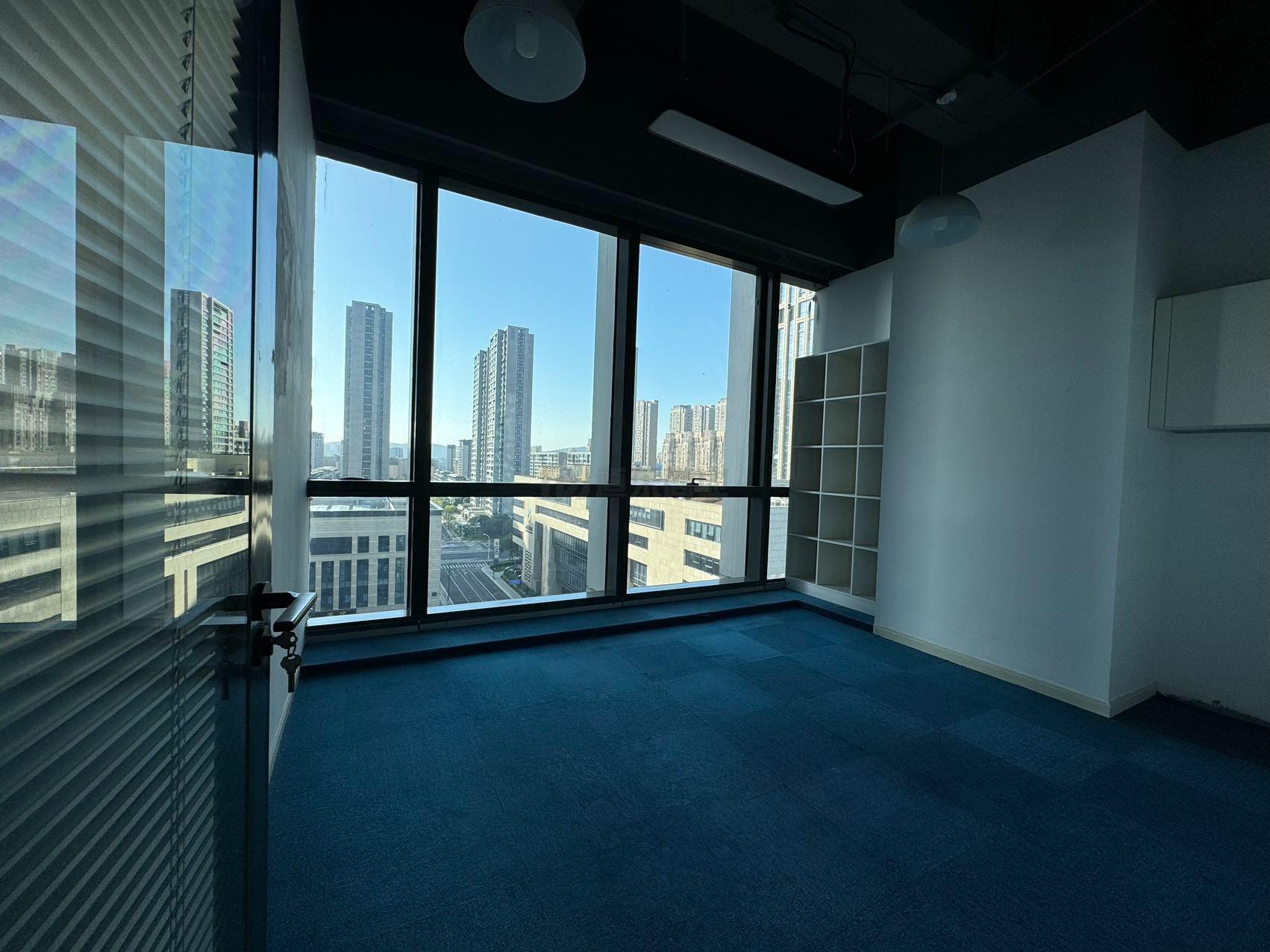 联合金融大厦面积306平