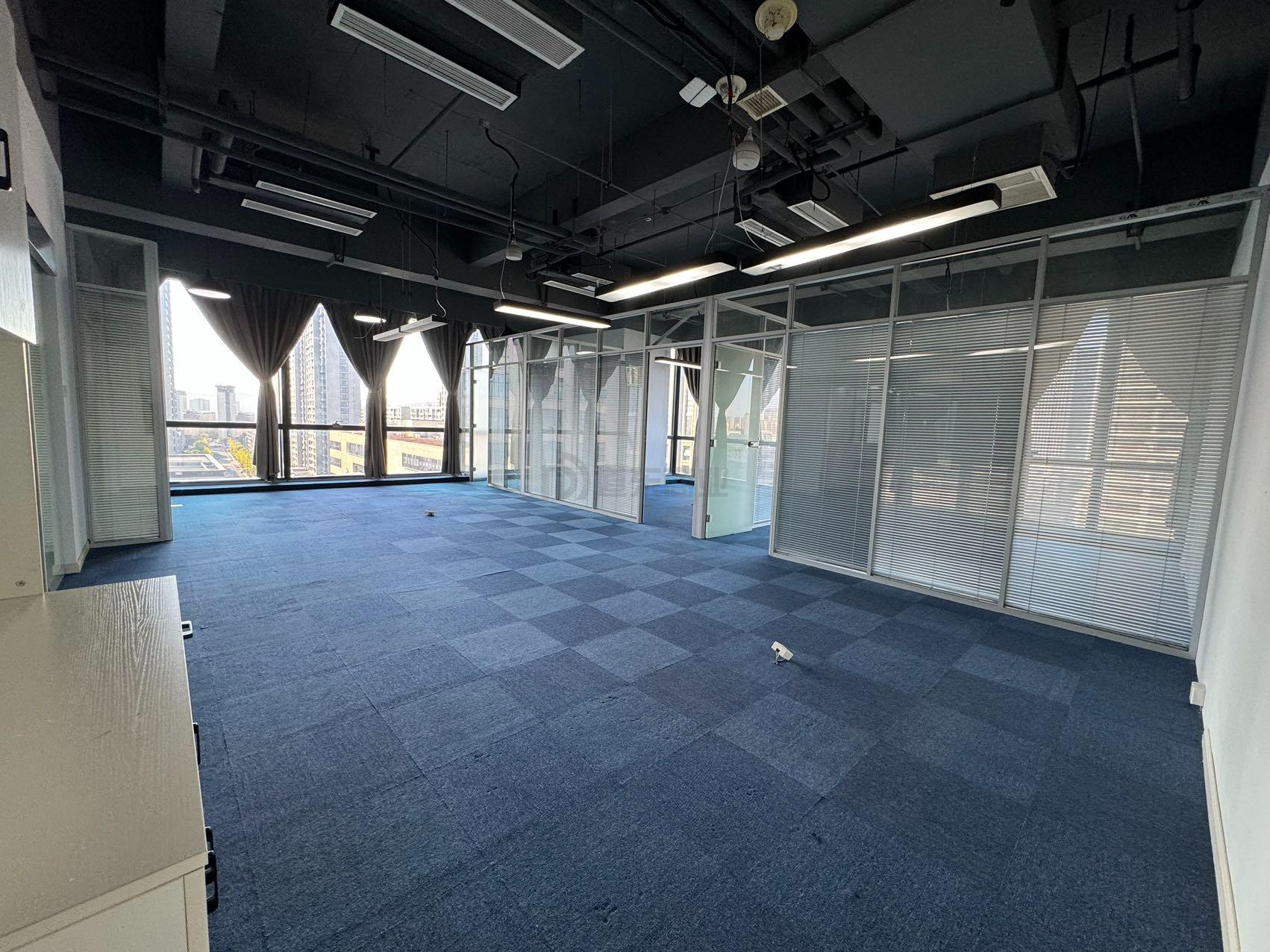 联合金融大厦面积306平