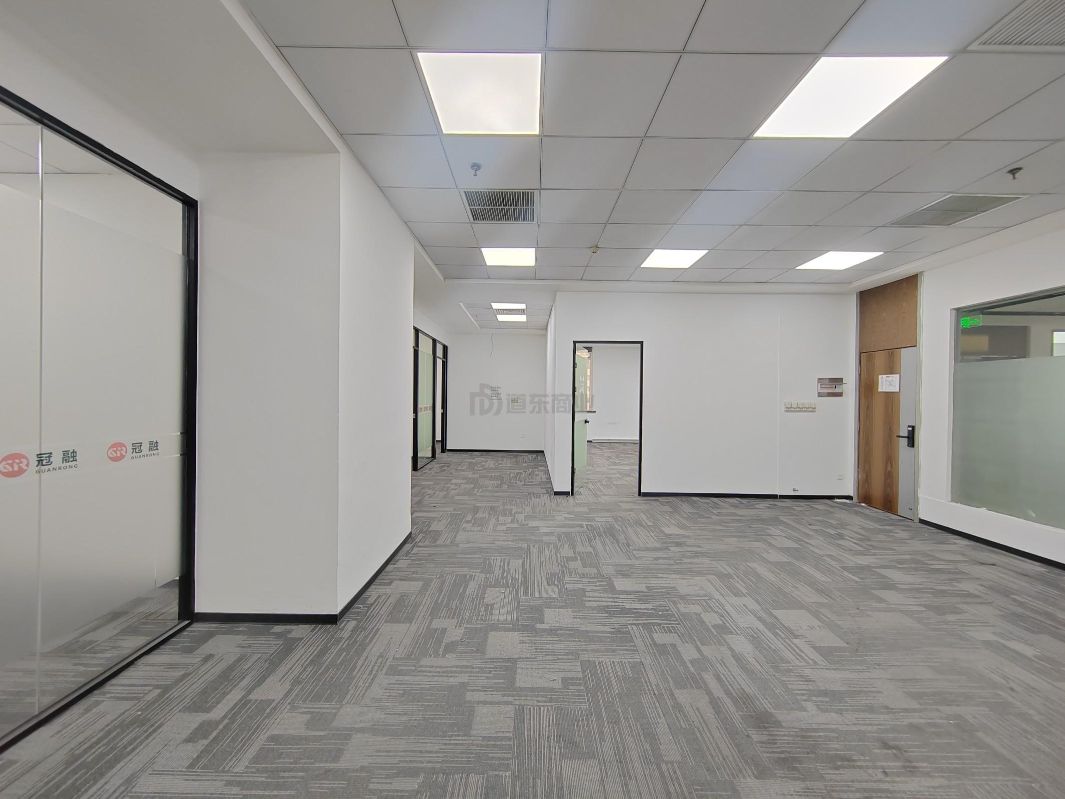 大东方广场面积444平