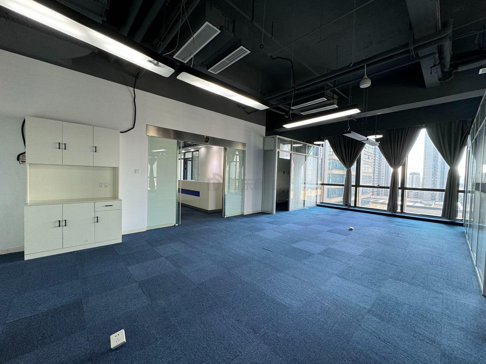 联合金融大厦面积306平