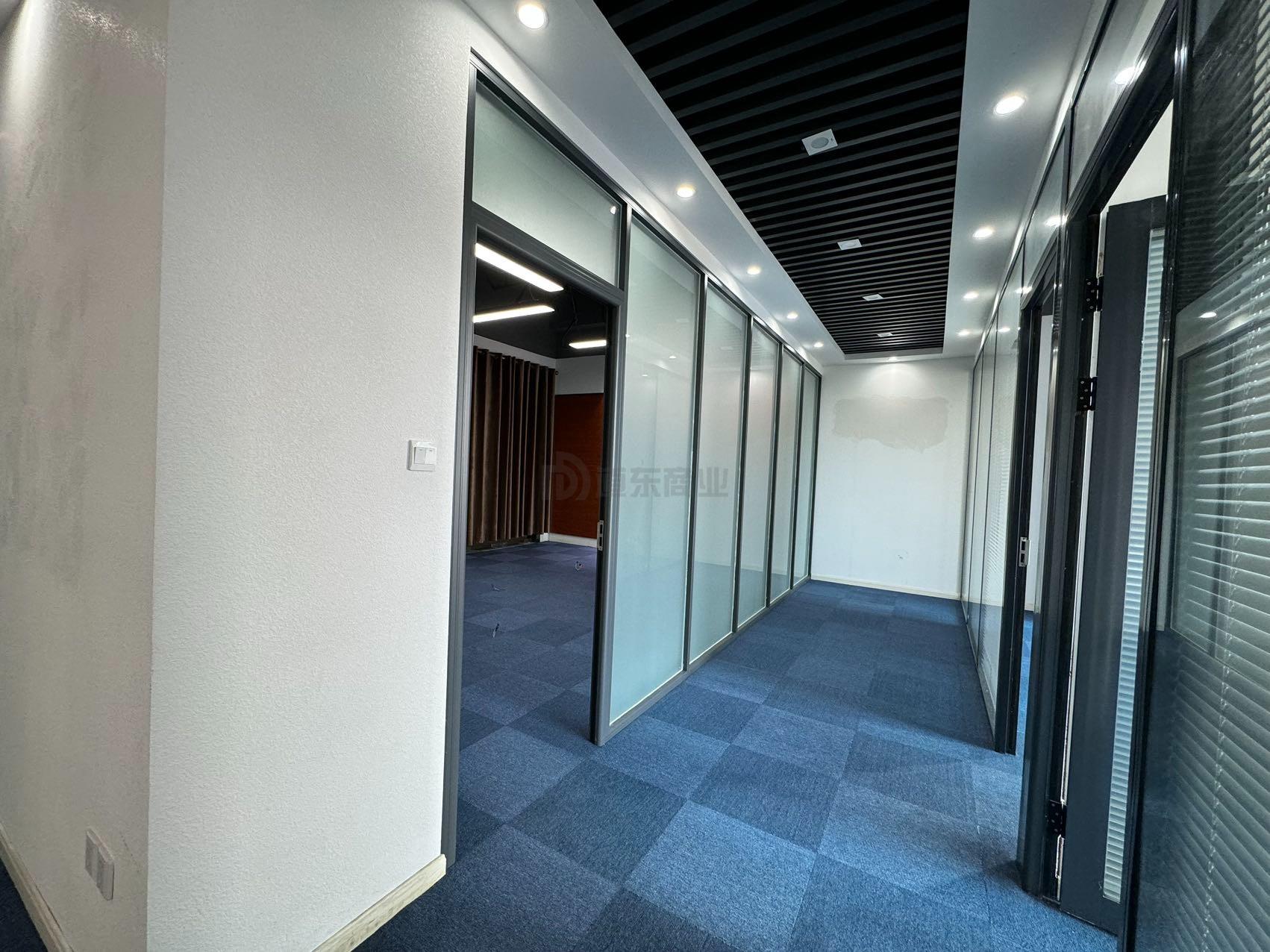 联合金融大厦面积306平