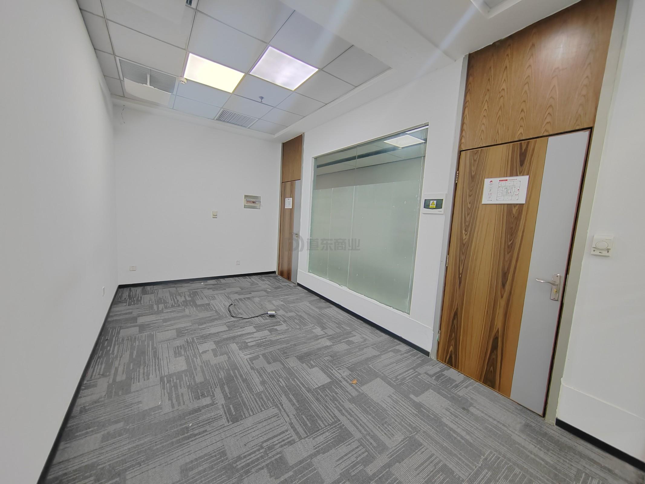 大东方广场面积444平