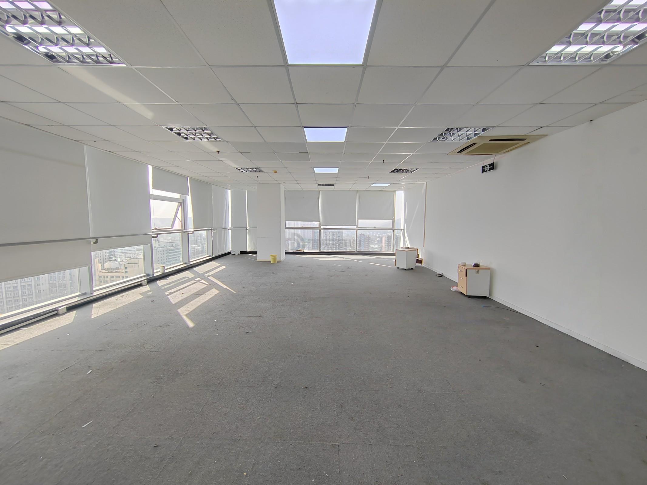 华仁凤凰城面积300平