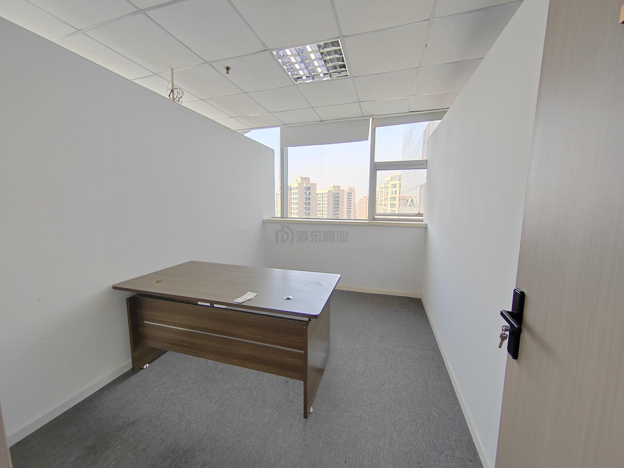 华仁凤凰城面积300平