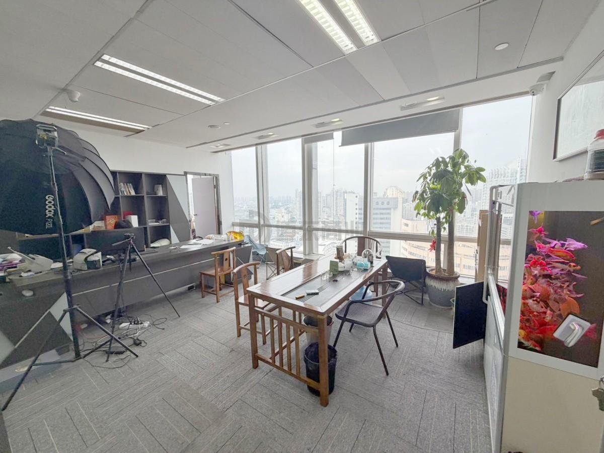 红豆国际广场面积195平