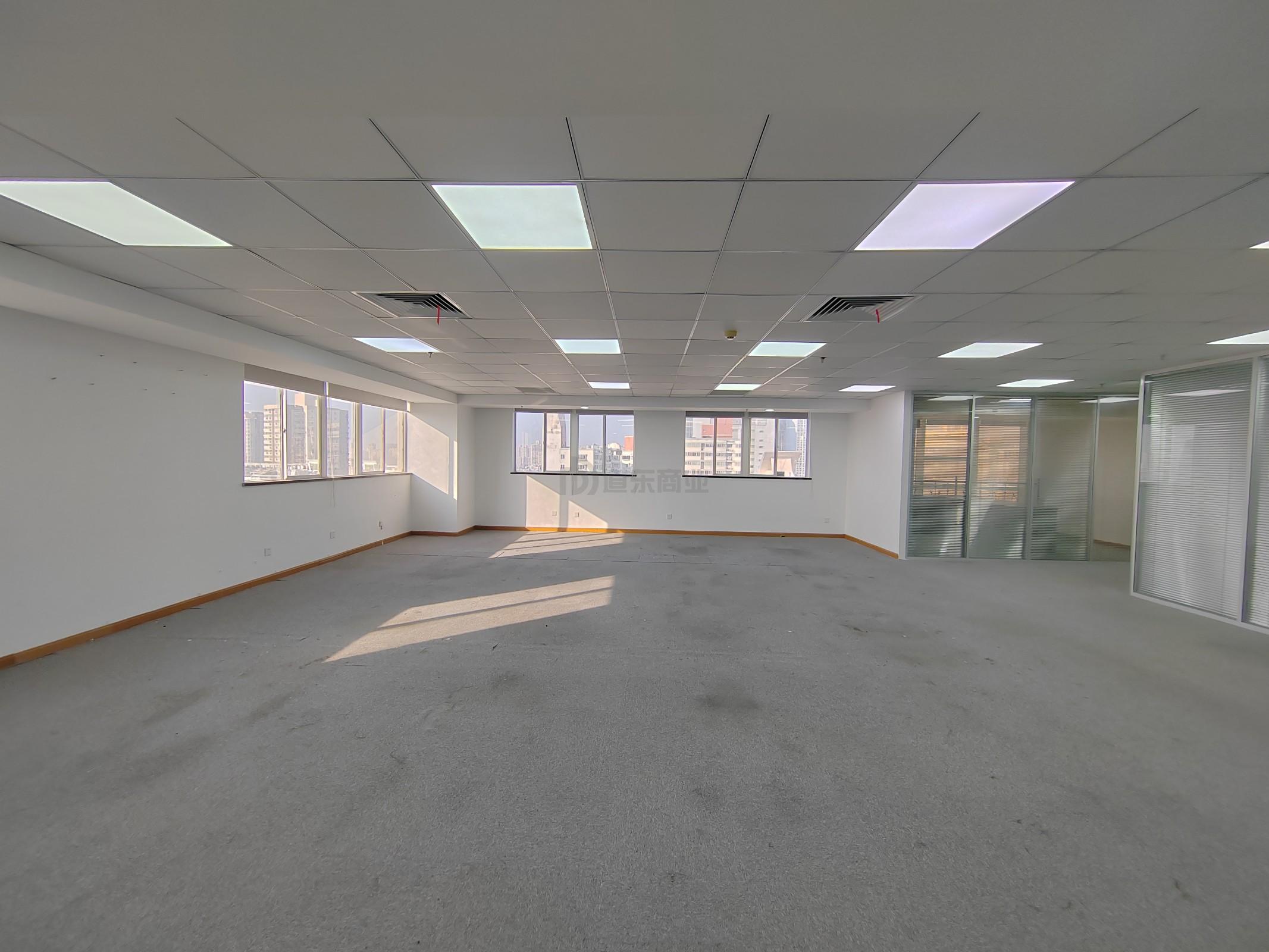 大东方广场面积276平