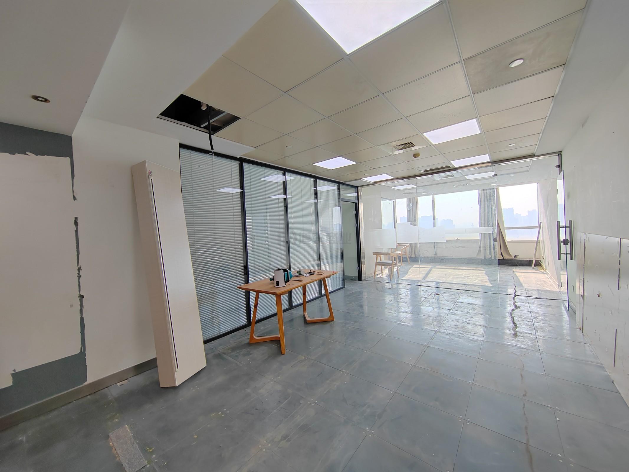 润华国际大厦面积168平