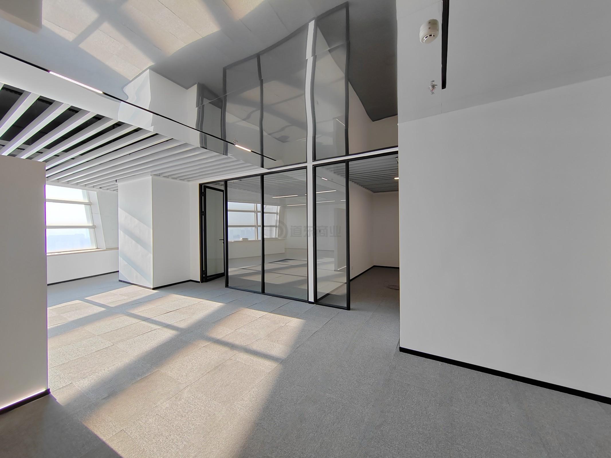 润华国际大厦面积272平