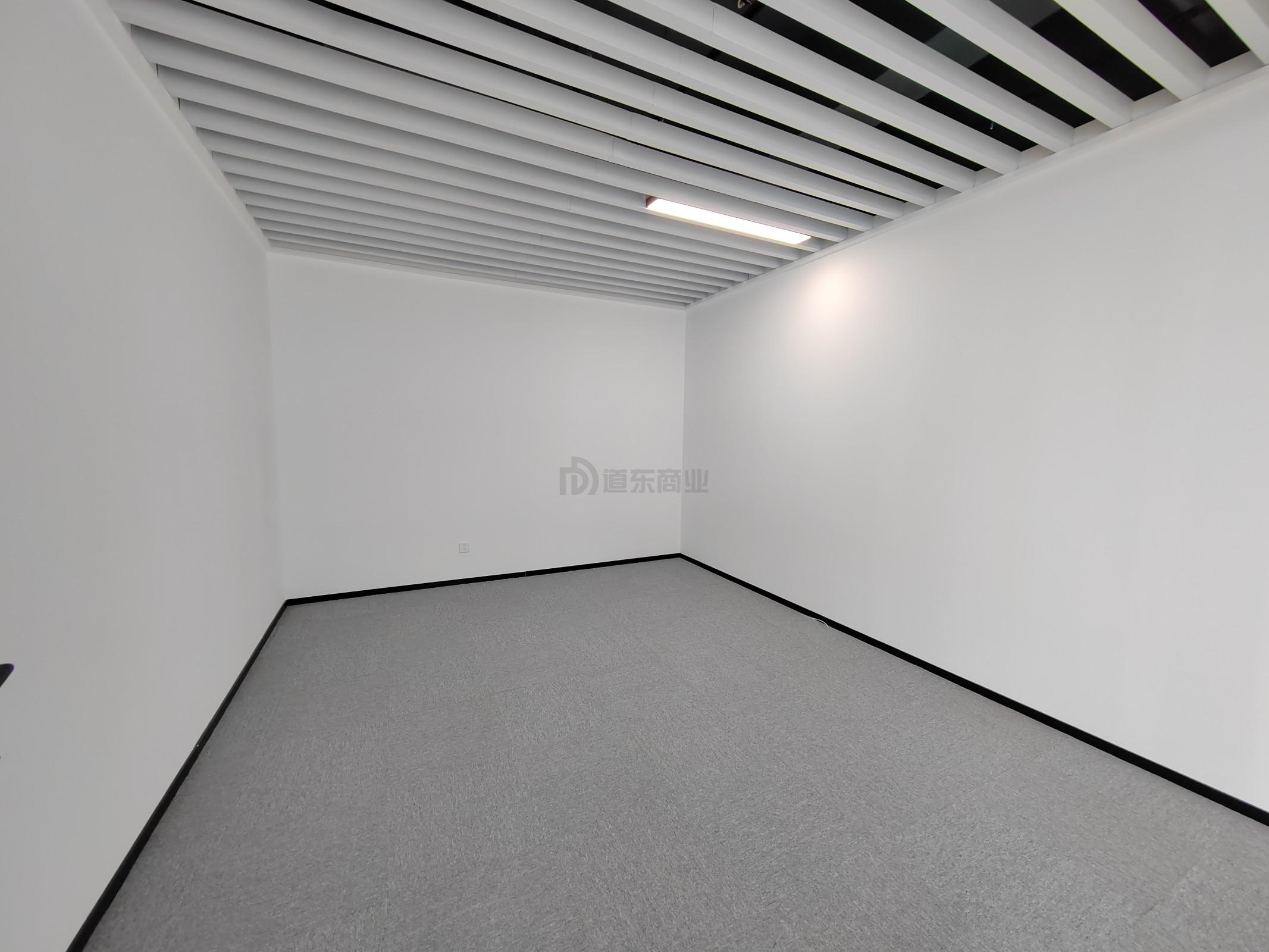 润华国际大厦面积272平