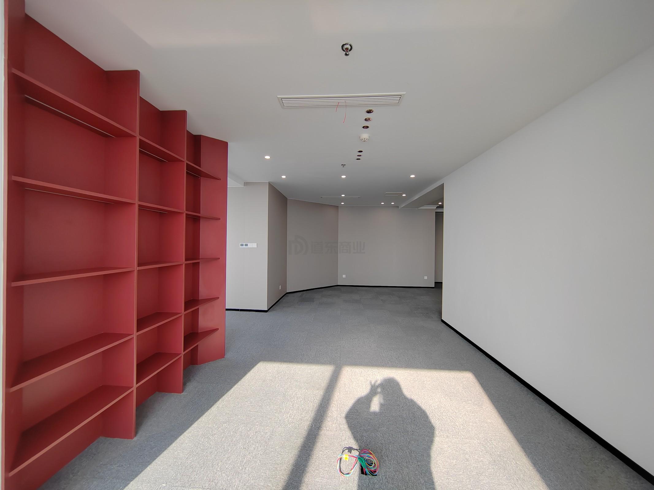 润华国际大厦面积1300平