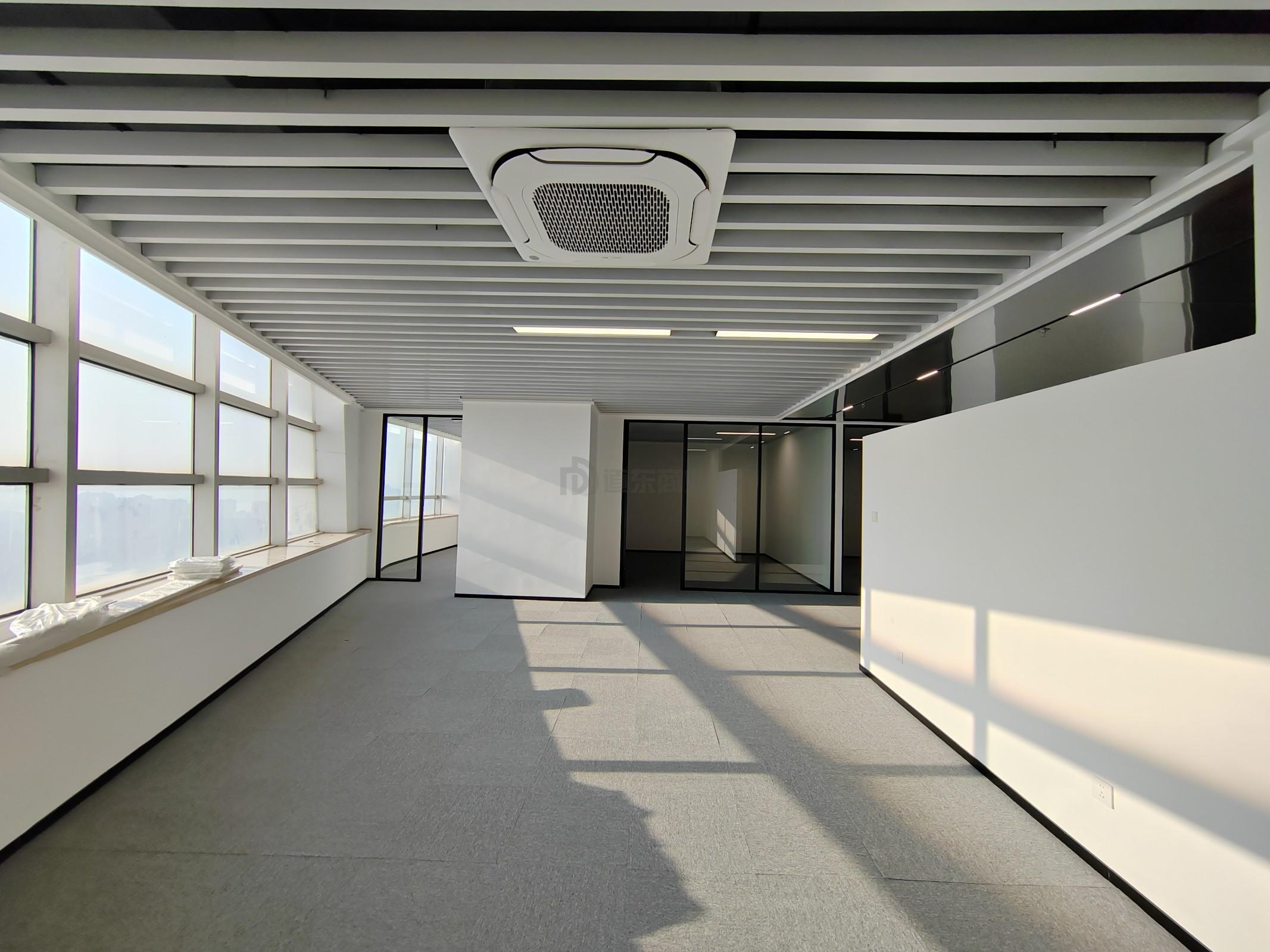 润华国际大厦面积272平