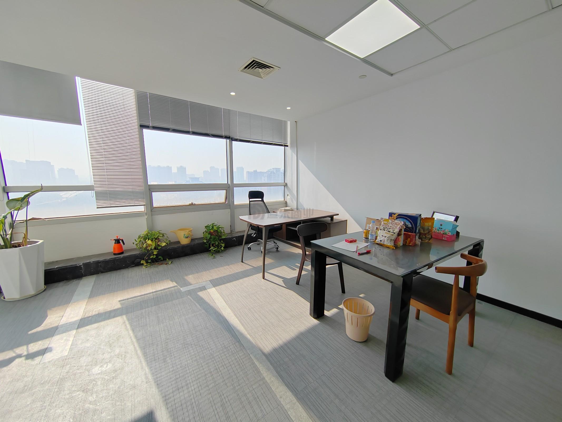 润华国际大厦面积160平