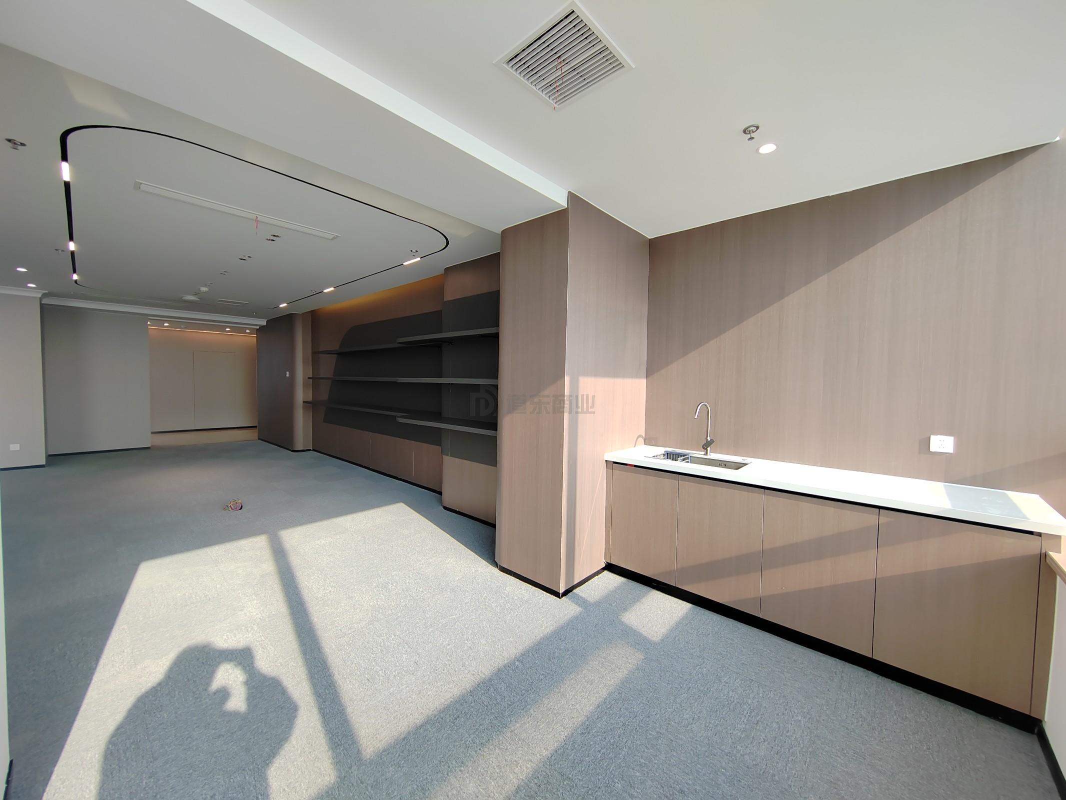 润华国际大厦面积1300平