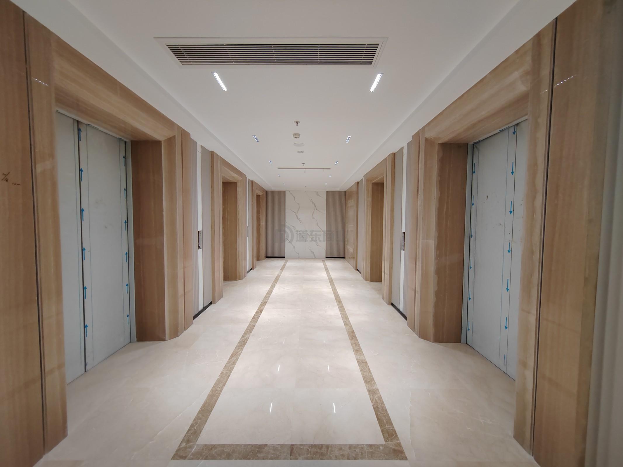 润华国际大厦面积1300平