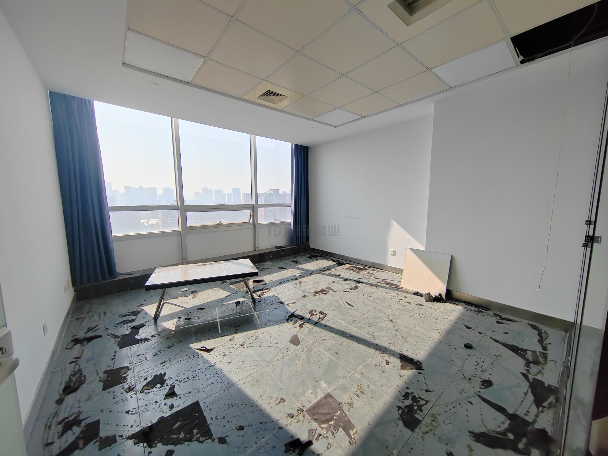 润华国际大厦面积113平