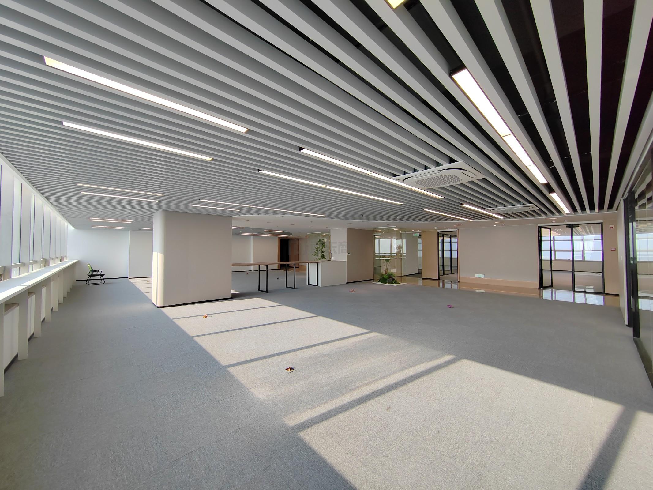 润华国际大厦面积1300平