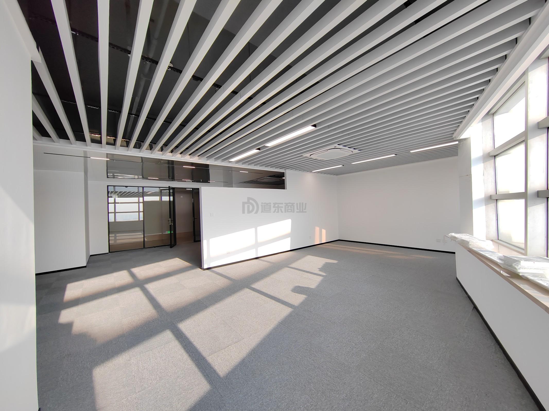 润华国际大厦面积272平