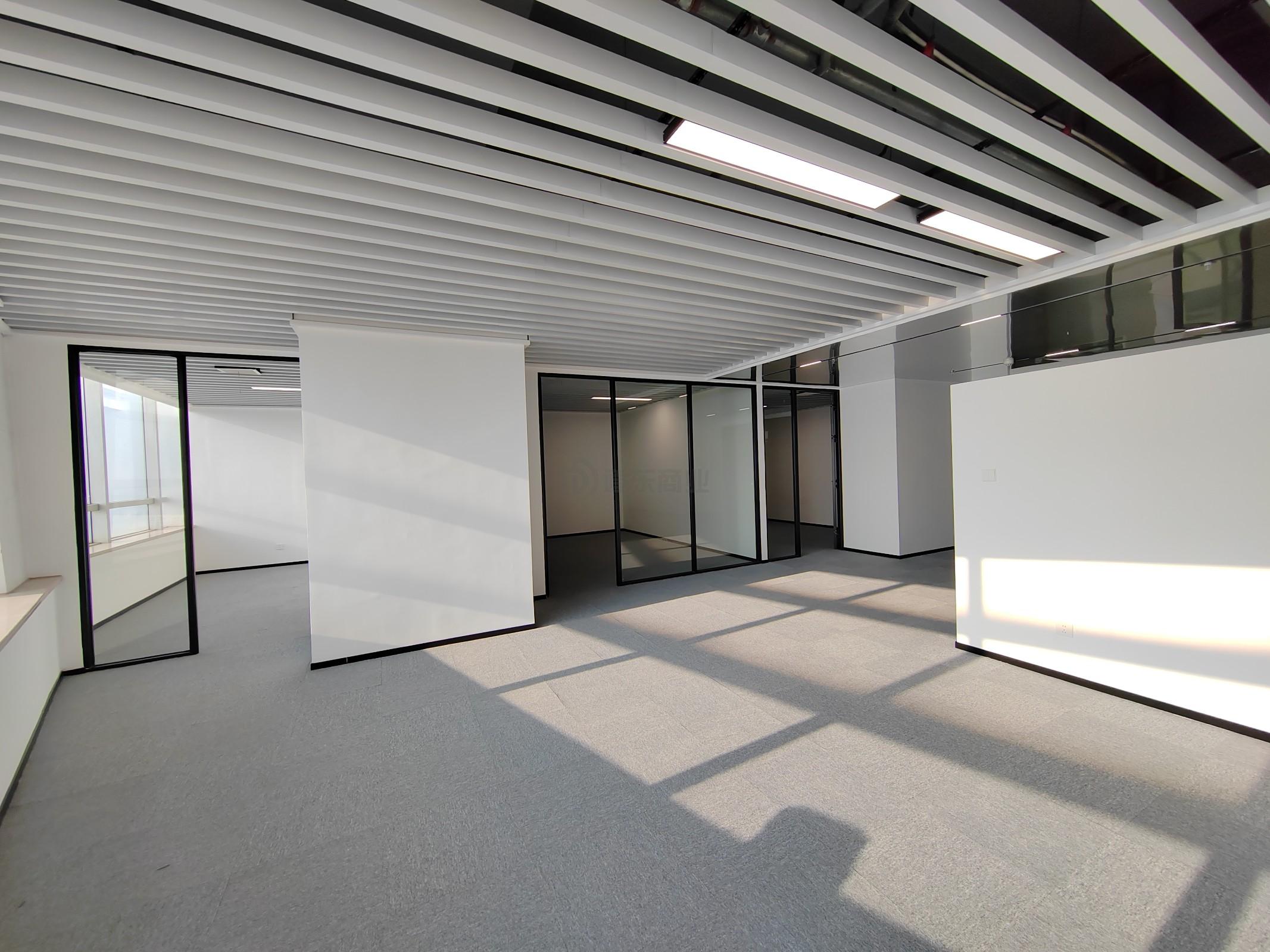 润华国际大厦面积272平