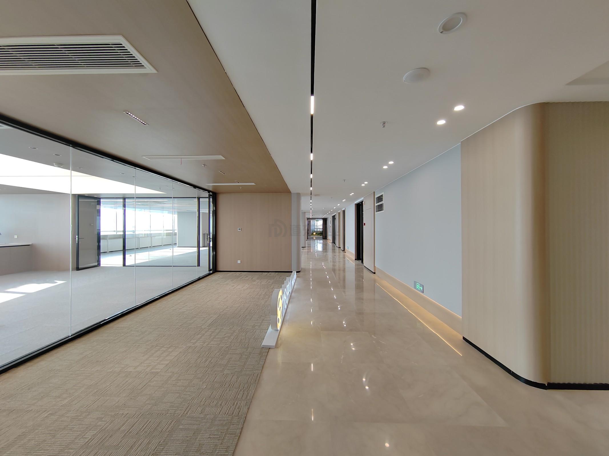 润华国际大厦面积1300平