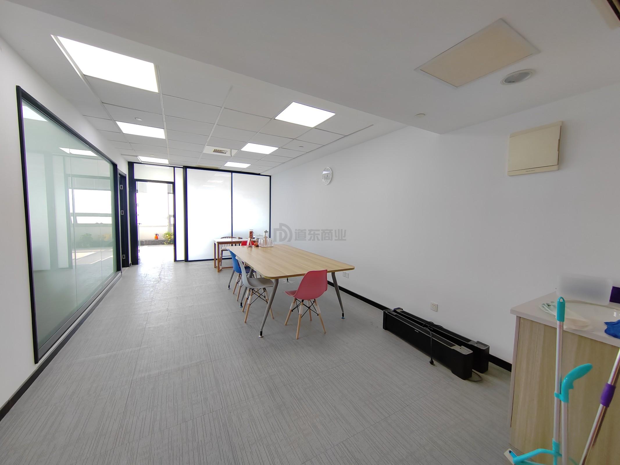 润华国际大厦面积160平