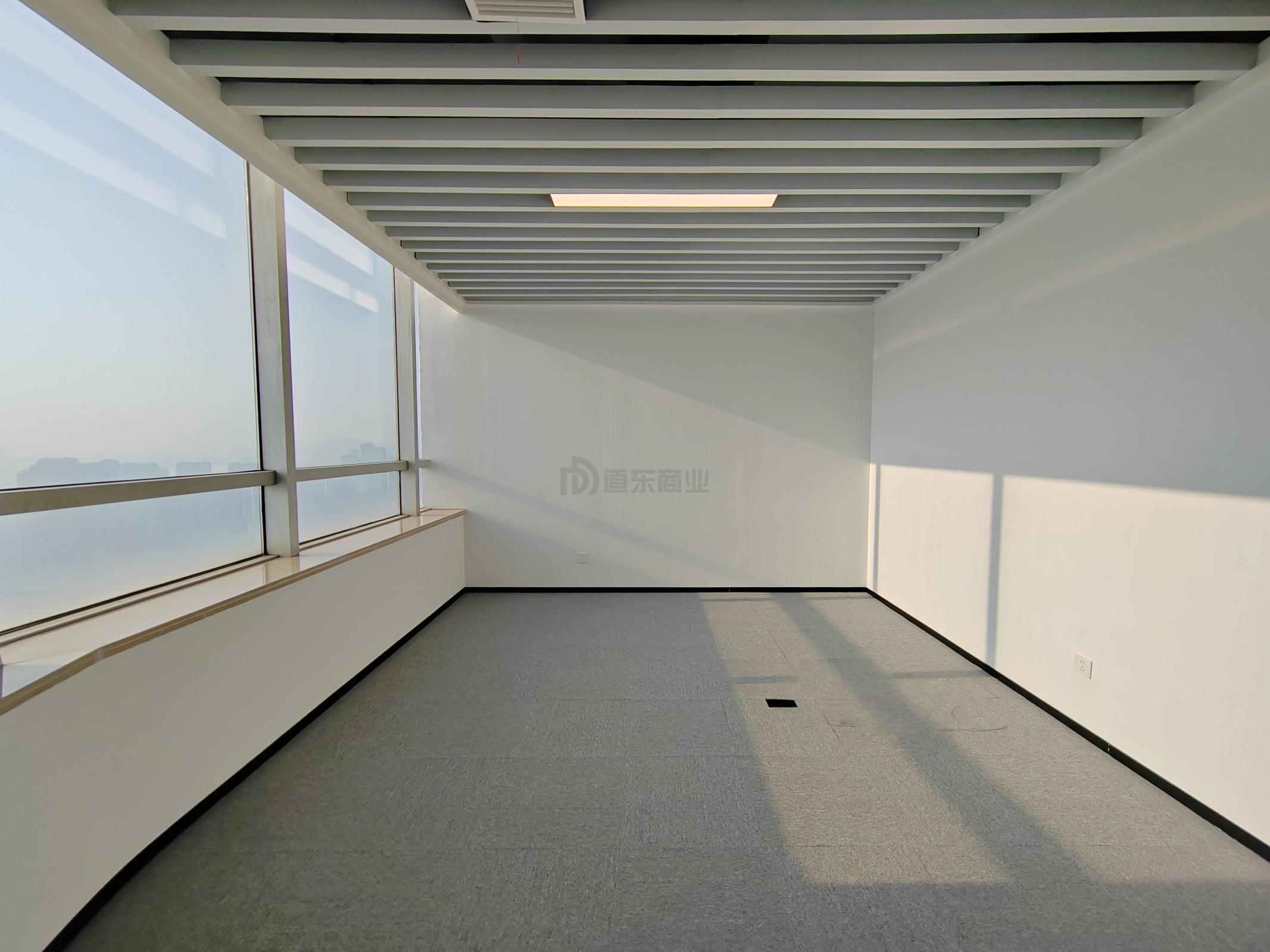 润华国际大厦面积272平