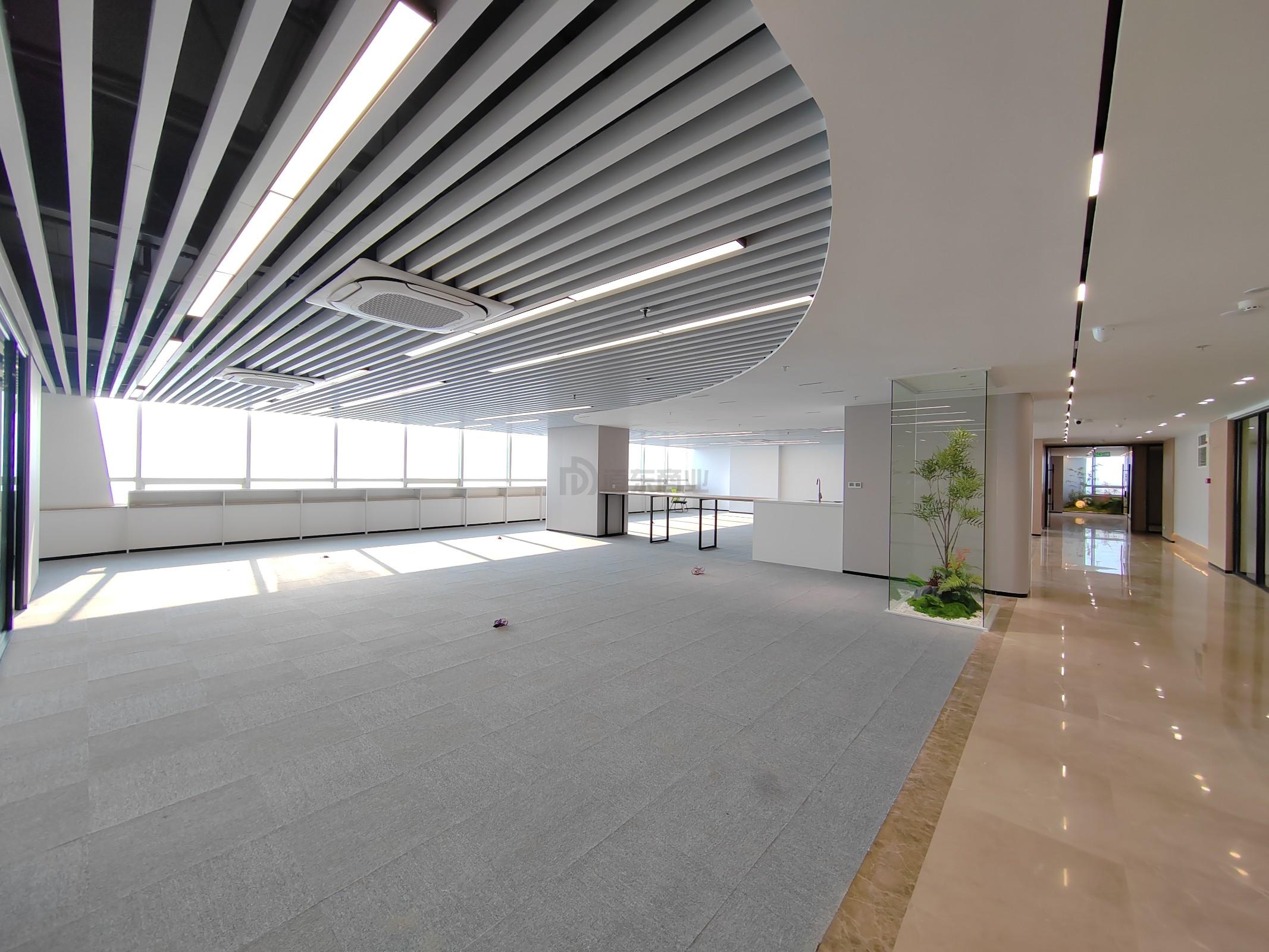 润华国际大厦面积1300平