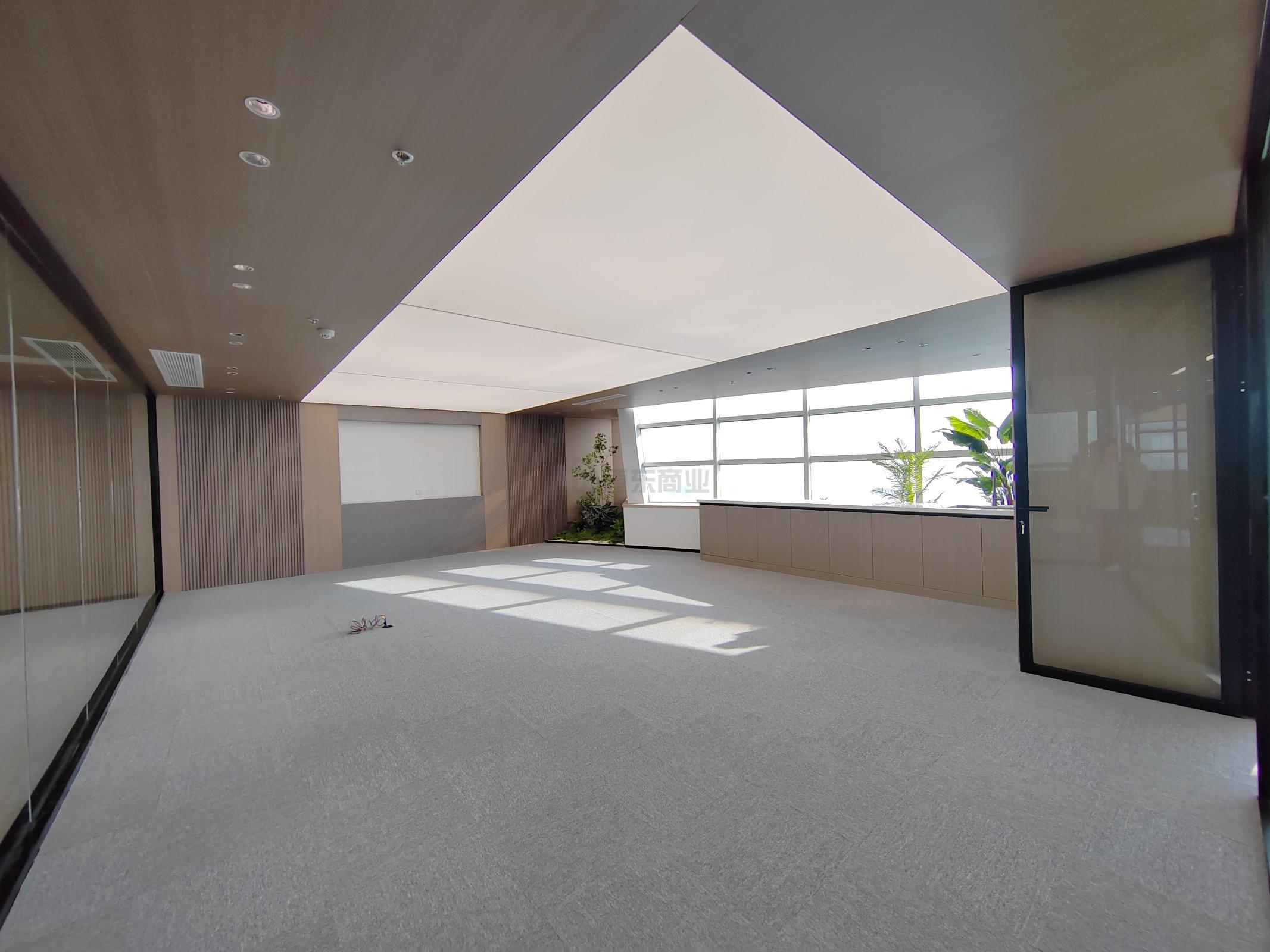 润华国际大厦面积1300平